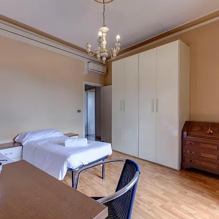 Magnoli 2 D Apartment