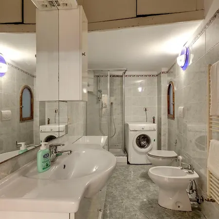 Magnoli 2 D Apartment